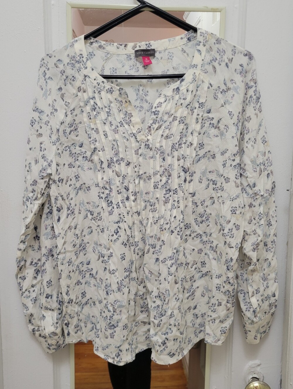 Vince Camuto Prairie Cream Floral Pintuck Blouse EUC Relaxed Fit Cottagecore